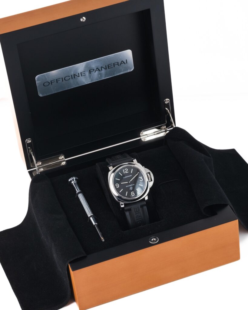 Panerai Luminor Base Logo PAM00000 2015
