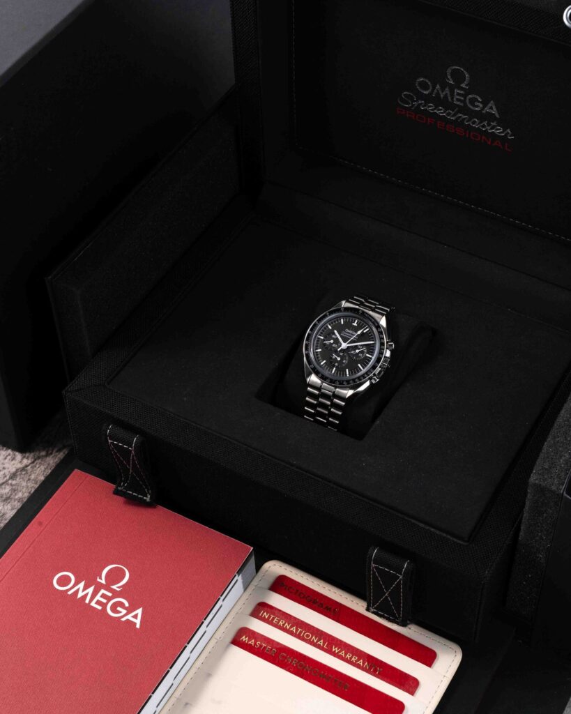 Omega Speedmaster 31030425001002 2023