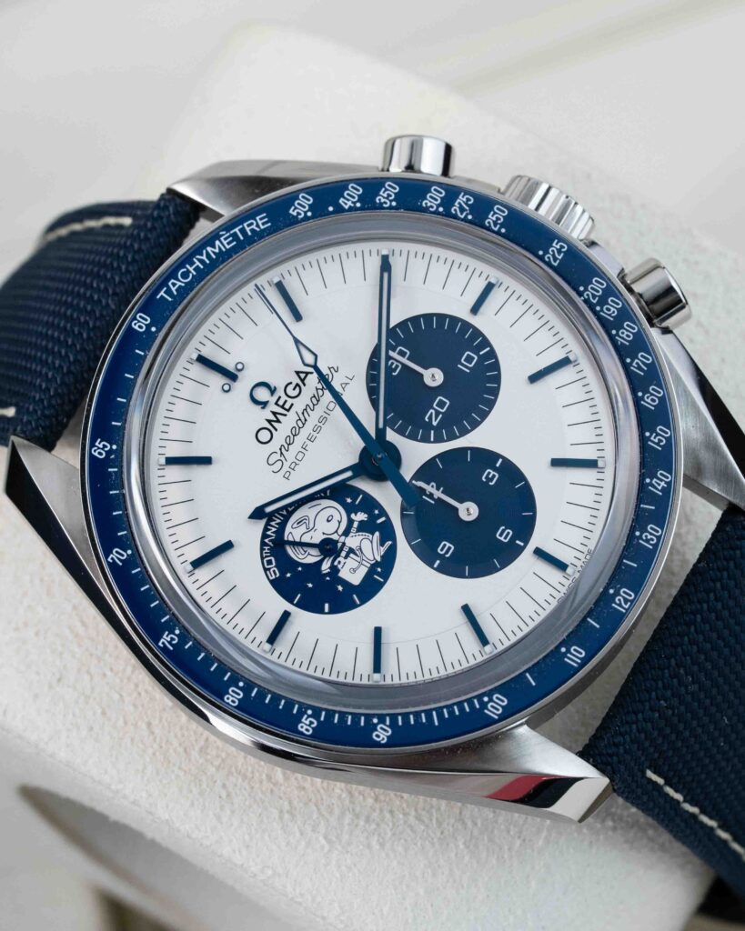 Omega speedmaster 'silver snoopy award' 310.32.42.50.02.001