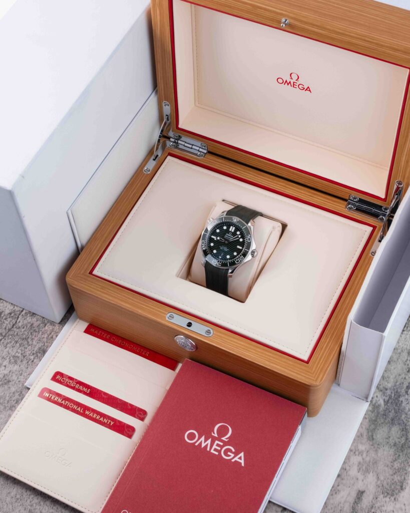 Omega Seamaster Diver 300M  210.32.42.20.10.001 2023