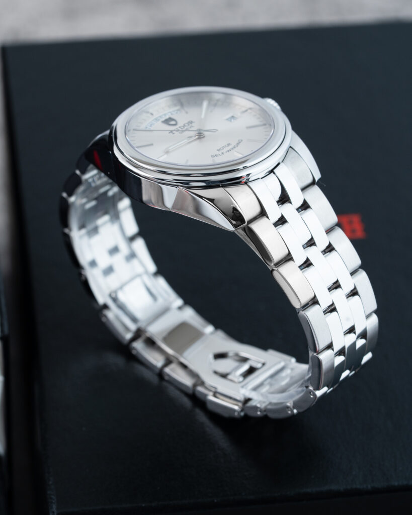 Tudor Glamour Date-Day 56000 2018
