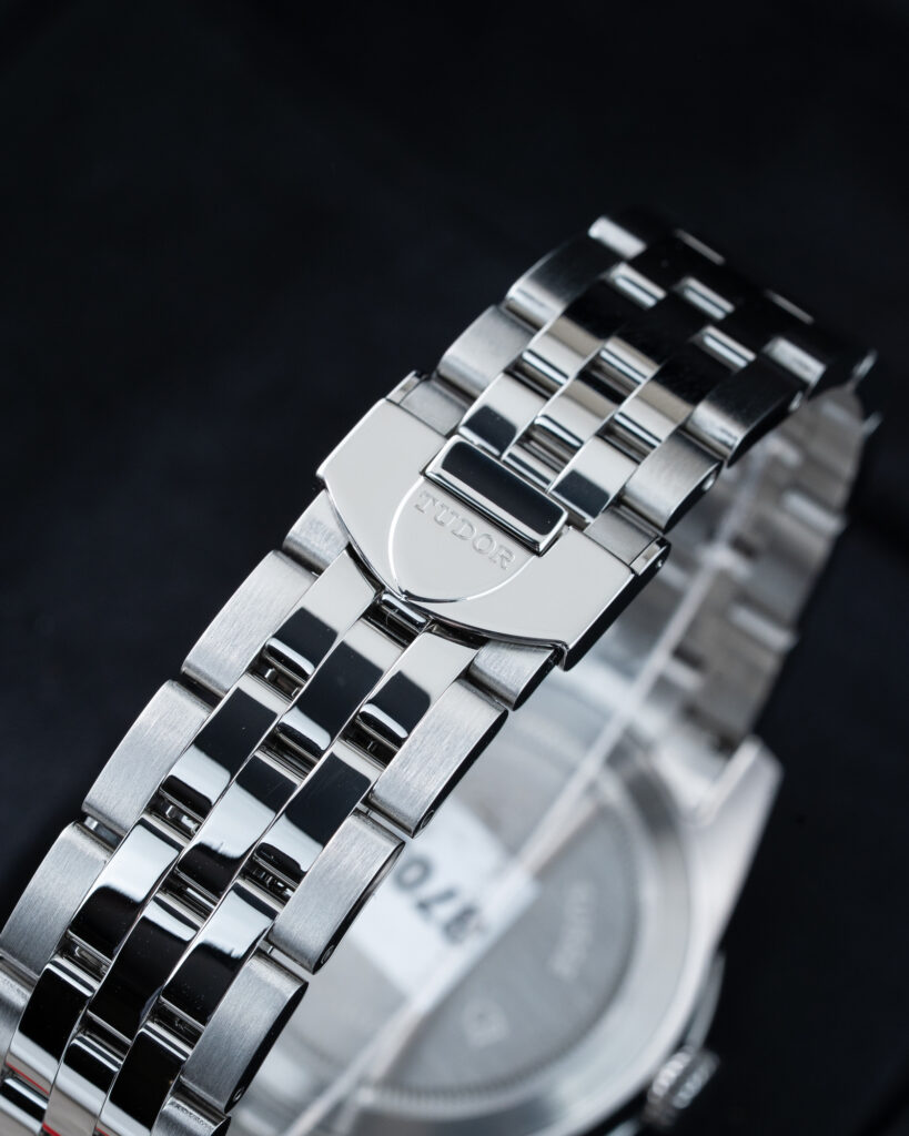 Tudor Glamour Date-Day 56000 2018
