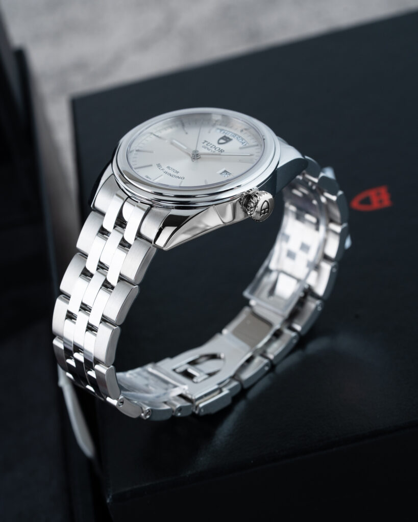Tudor Glamour Date-Day 56000 2018