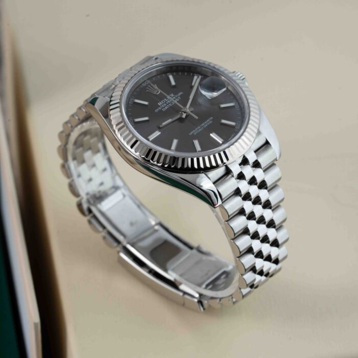 b0458d9c-839f-42c5-9272-a9a929e47c47.jpg
