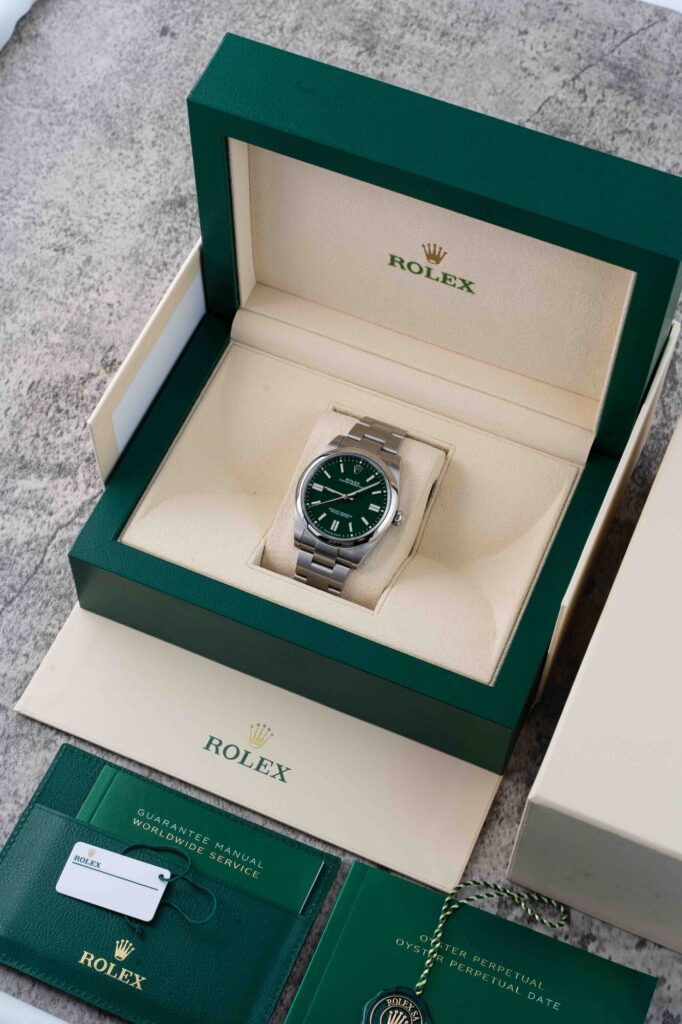 Rolex Oyster Perpetual 124300 2023
