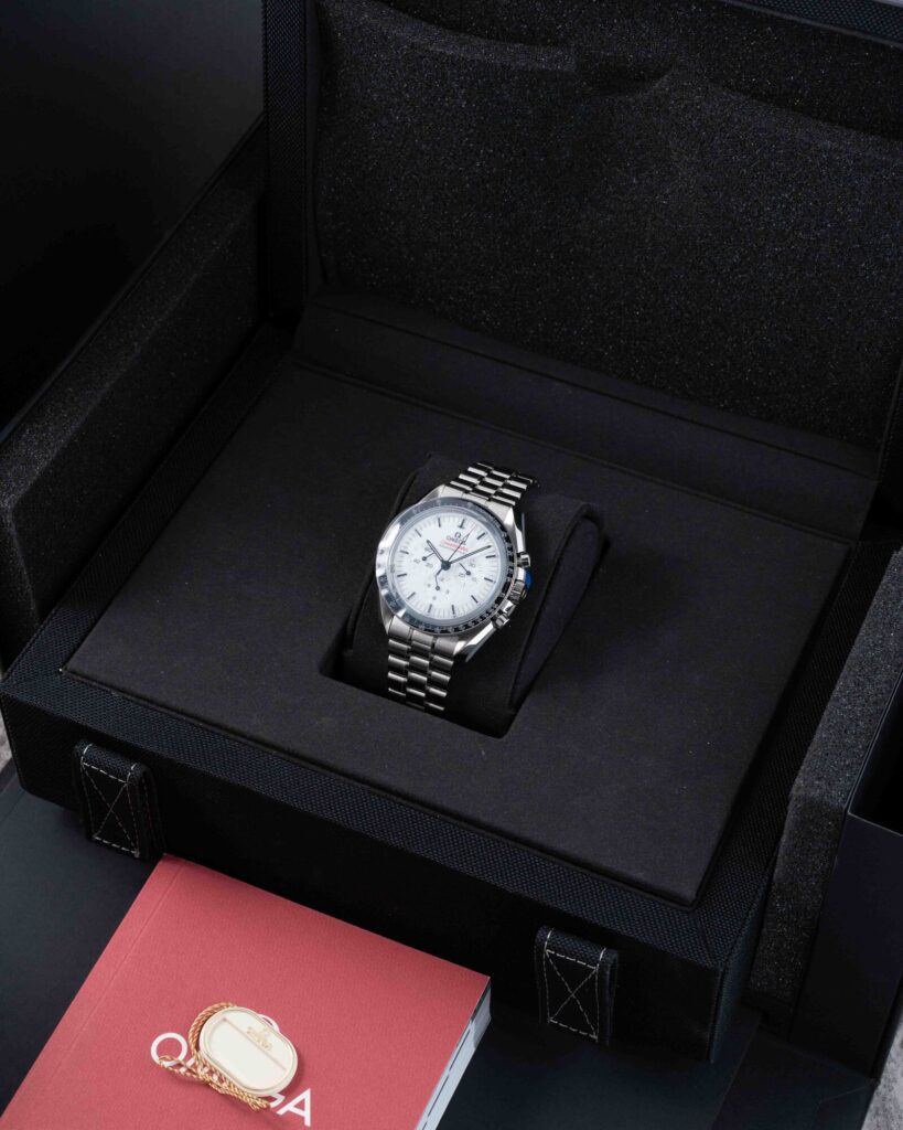Omega Speedmaster 31030425004001 2024