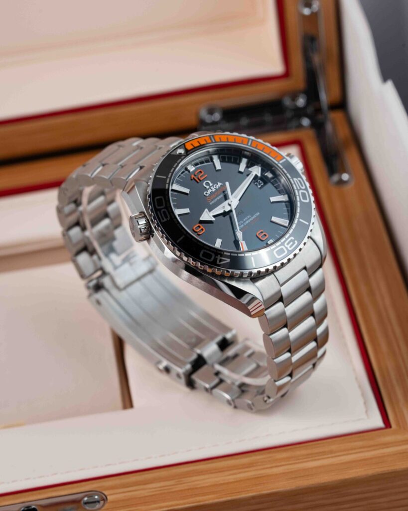 Omega Seamaster Planet Ocean 215.30.44.21.01.002 2024