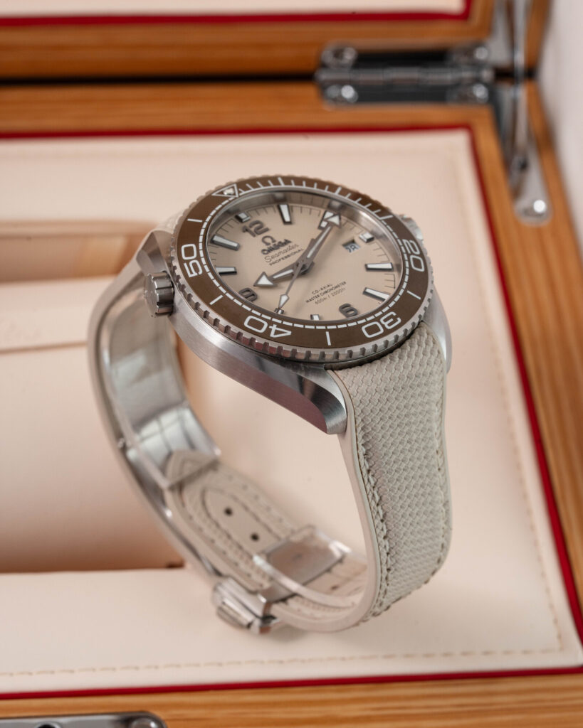 Omega Seamaster Planet Ocean 215.32.44.21.09.001 2024