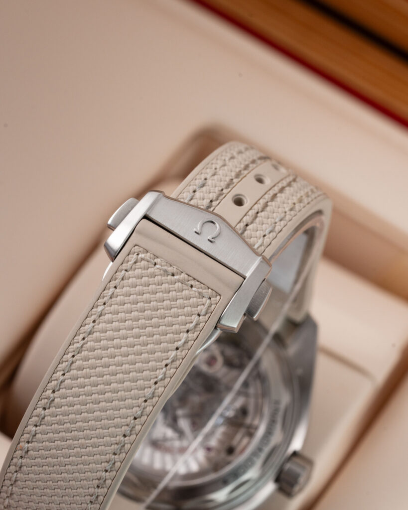 Omega Seamaster Planet Ocean 215.32.44.21.09.001 2024