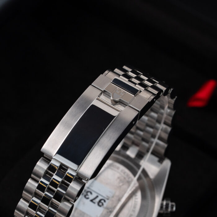 e49a2d2a-ccf9-4ce1-92b1-6622656ef52f.jpg