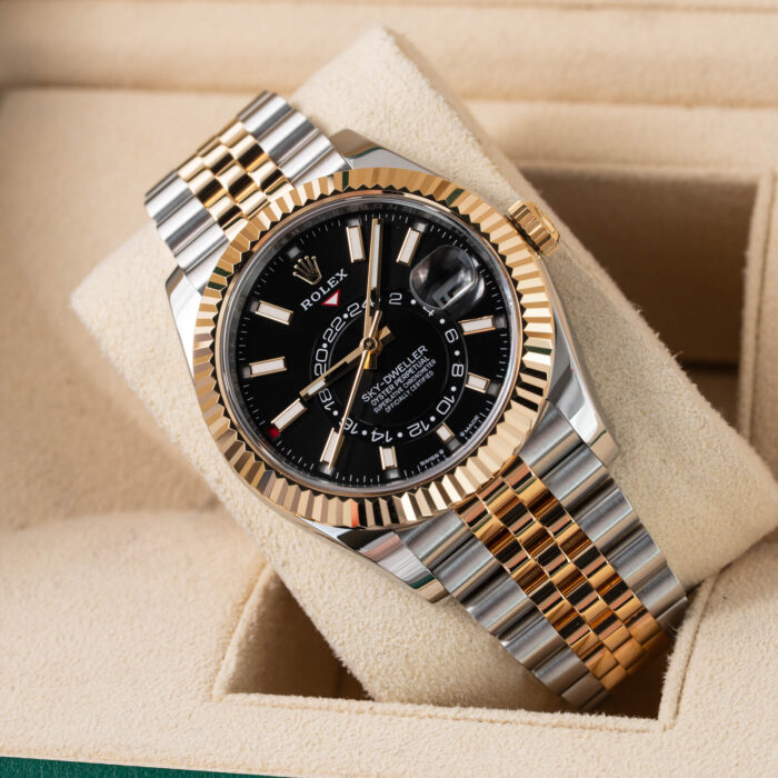 02f1a324-15b9-46ab-bd70-154780427bbd.jpg