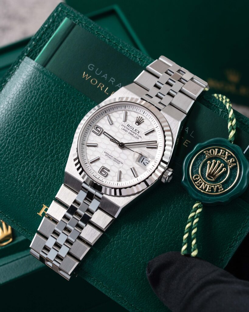Rolex Land-Dweller 127334