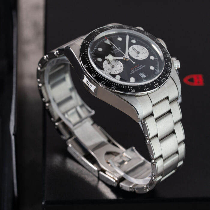 1f948eff-60e3-4bc1-9d17-5ef5748dbbcc.jpg