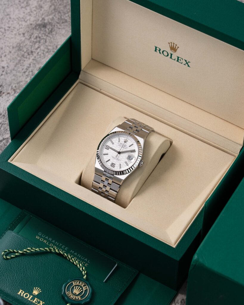 Rolex Land-Dweller 127334