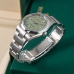 Rolex Oyster Perpetual 124200 2025