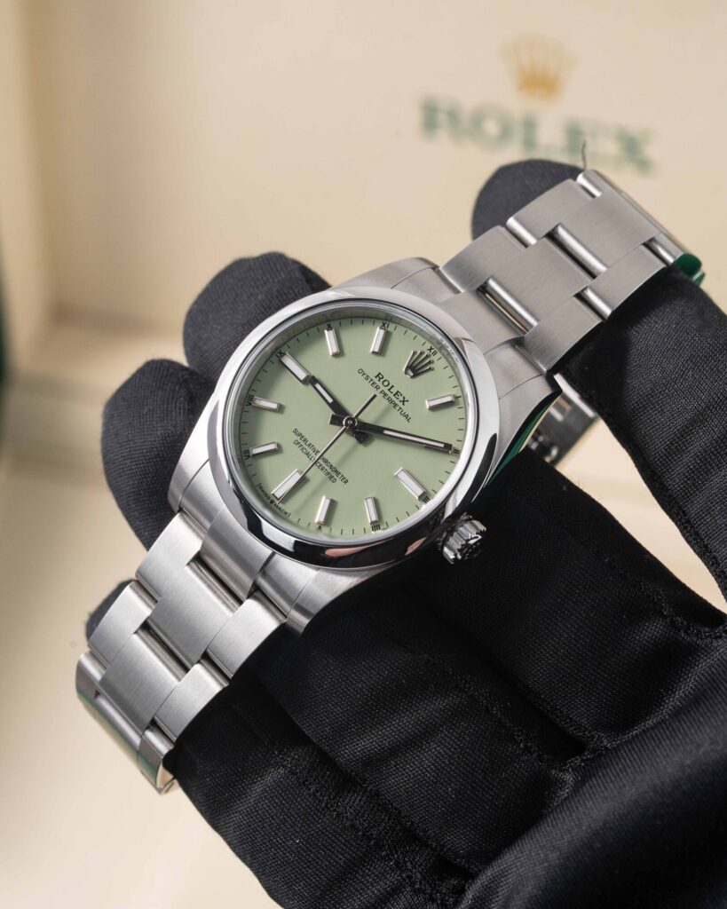 Rolex Oyster Perpetual 124200 2025