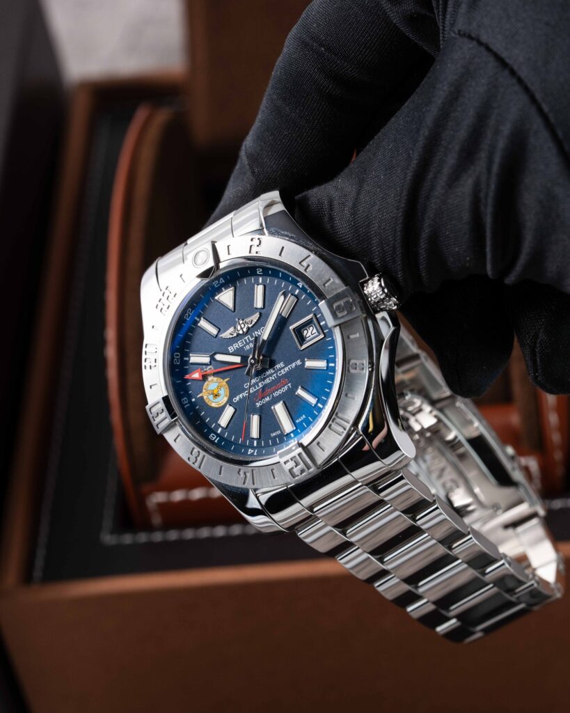 Breitling Avenger II GMT A323905A 2018
