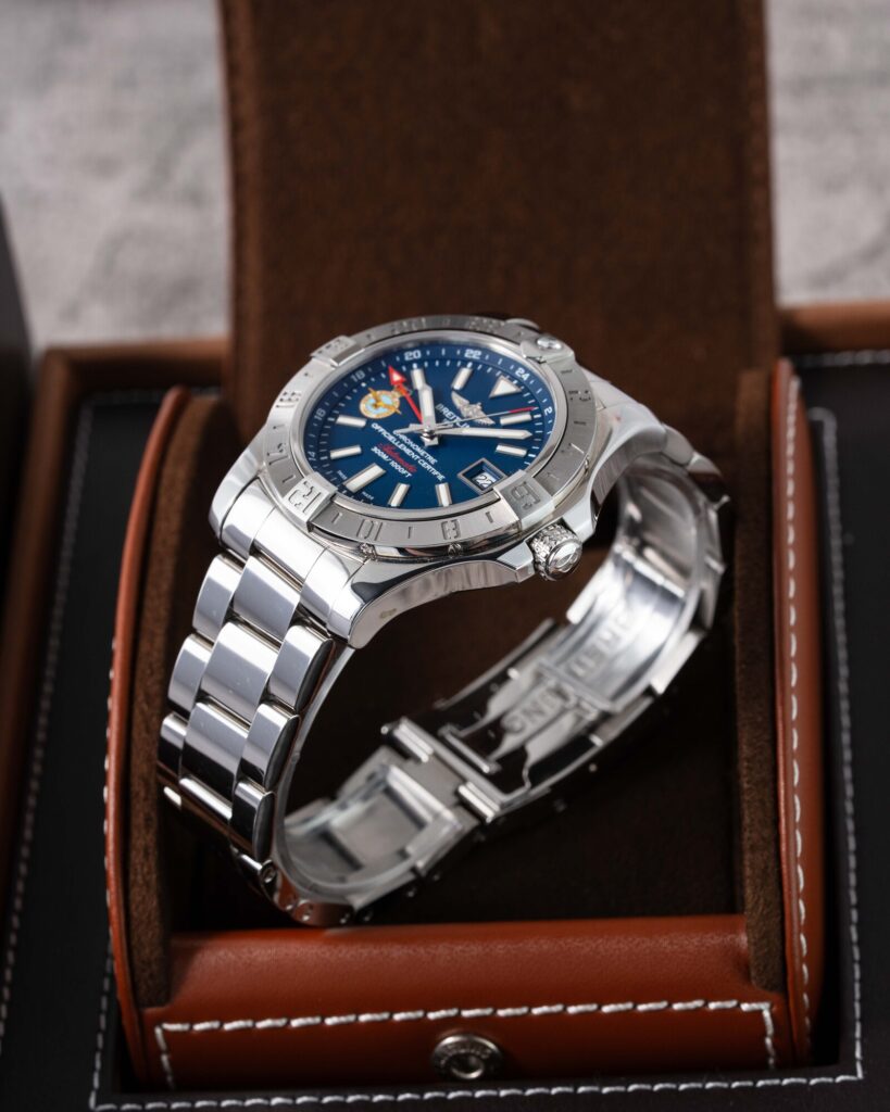 Breitling Avenger II GMT A323905A 2018