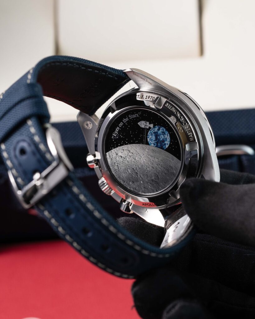 Omega Speedmaster Professional Moonwatch 'silver Snoopy Award' 310.32.42.50.02.001 2024