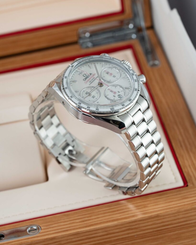Omega Speedmaster 324.30.38.50.55.001 2025