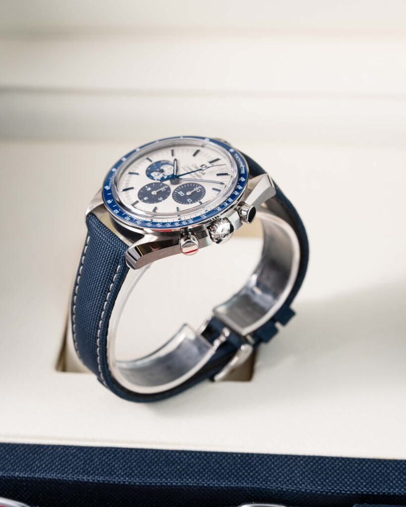 Omega Speedmaster Professional Moonwatch 'silver Snoopy Award' 310.32.42.50.02.001 2024