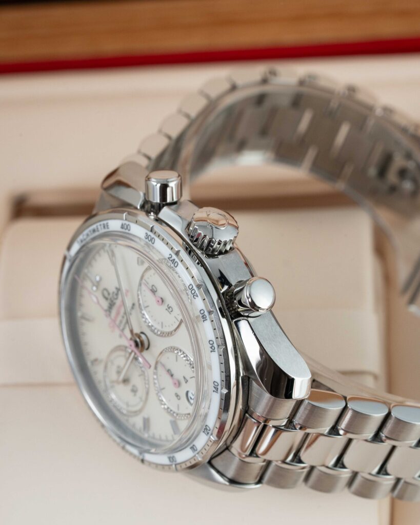 Omega Speedmaster 324.30.38.50.55.001 2025