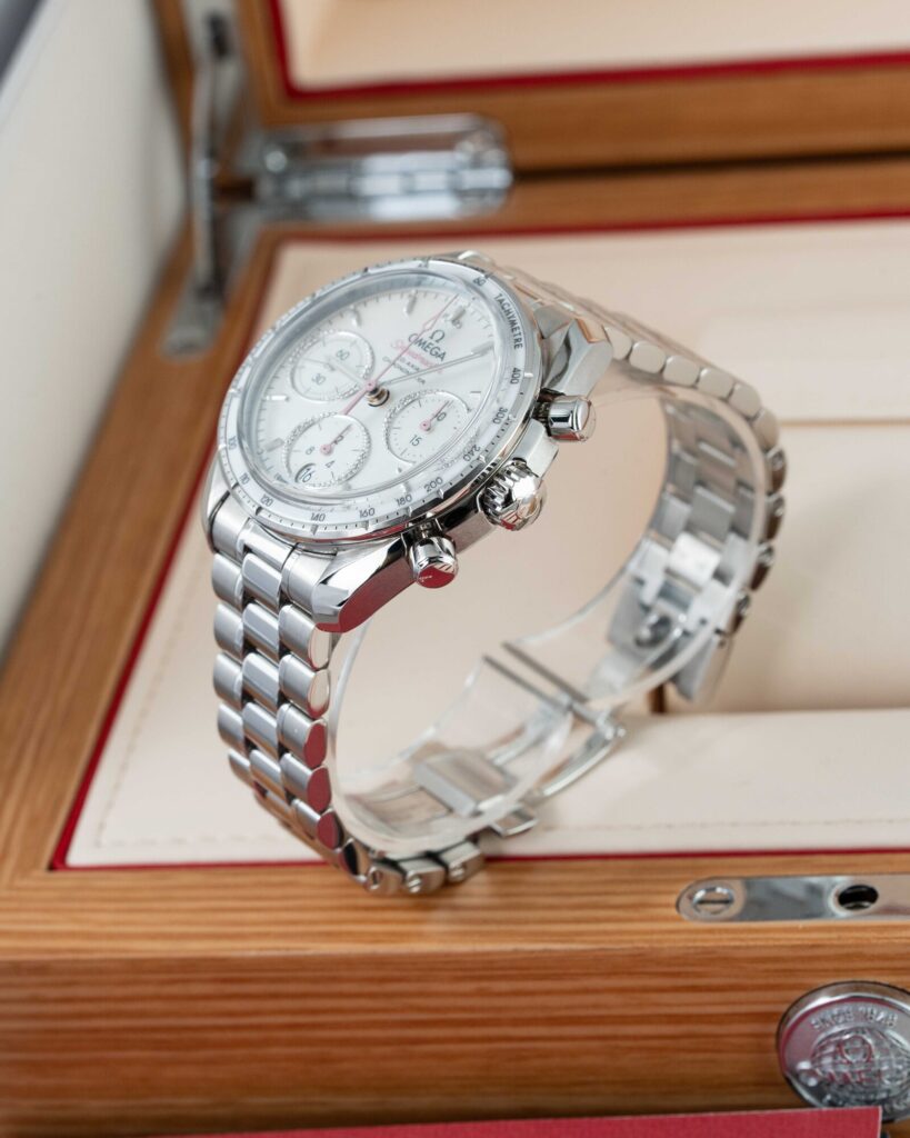Omega Speedmaster 324.30.38.50.55.001 2025