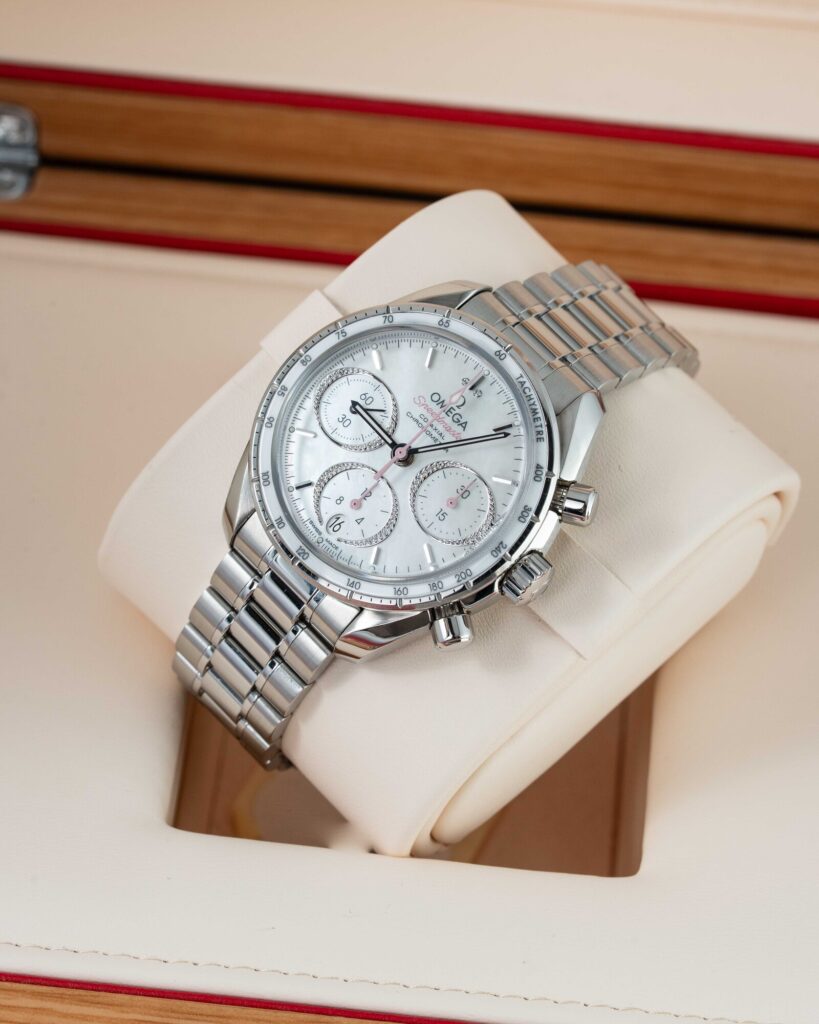 Omega Speedmaster 324.30.38.50.55.001 2025