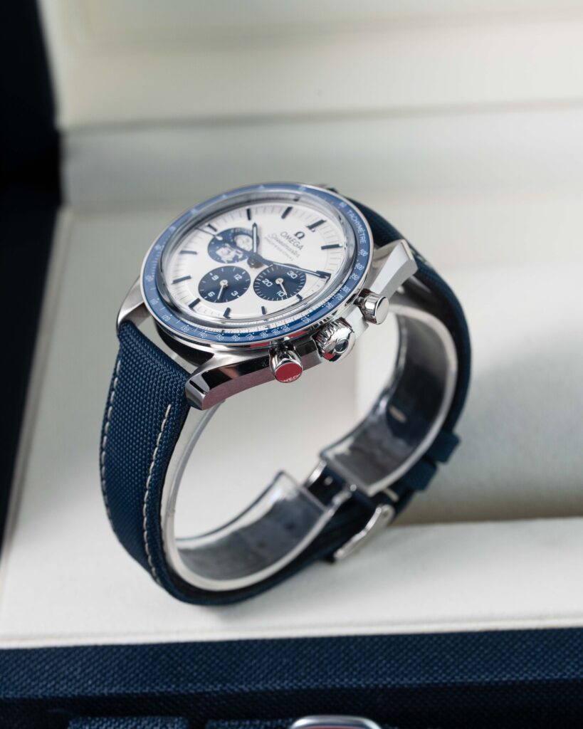 Omega Speedmaster Snoopy 310.32.42.50.02.001 2025