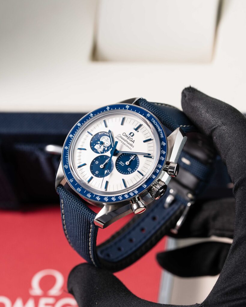 Omega Speedmaster Professional Moonwatch 'silver Snoopy Award' 310.32.42.50.02.001 2024