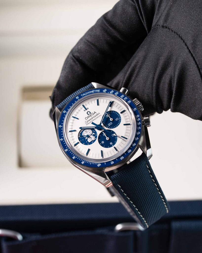 Omega Speedmaster Professional Moonwatch 'silver Snoopy Award' 310.32.42.50.02.001 2024