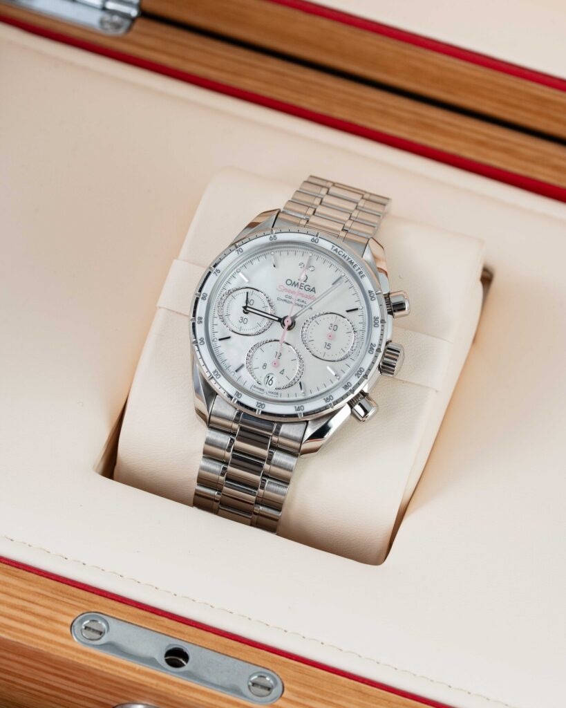 Omega Speedmaster 324.30.38.50.55.001 2025