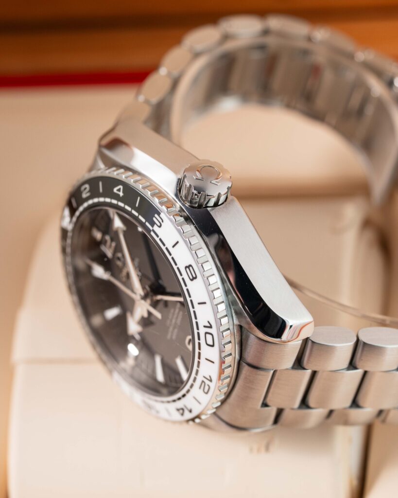 Omega Seamaster Planet Ocean 215.30.44.22.01.001 2017