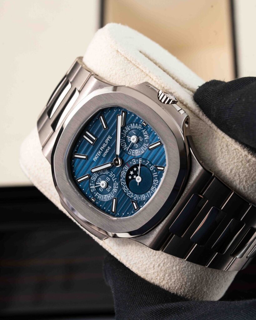 Patek Philippe Nautilus 5740/1G-001 2023