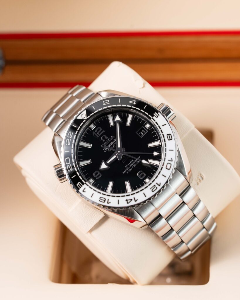 Omega Seamaster Planet Ocean 215.30.44.22.01.001 2017