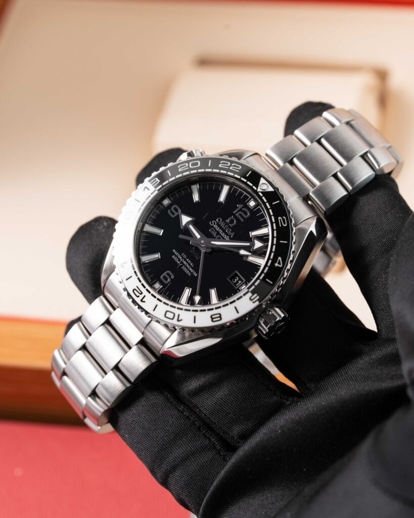 Omega Seamaster Planet Ocean 215.30.44.22.01.001 2017