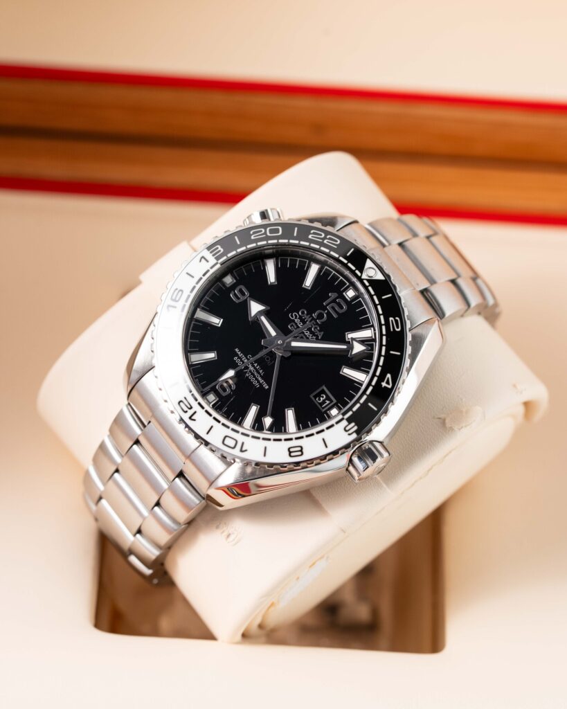 Omega Seamaster Planet Ocean 215.30.44.22.01.001 2017
