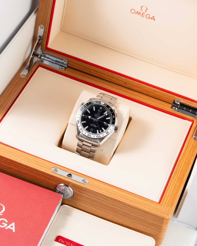 Omega Seamaster Planet Ocean 215.30.44.22.01.001 2017