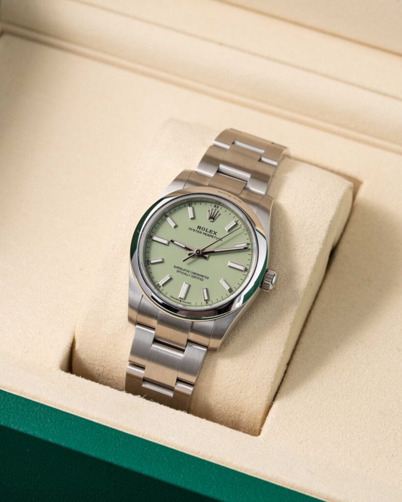 Rolex Oyster Perpetual 124200 2025