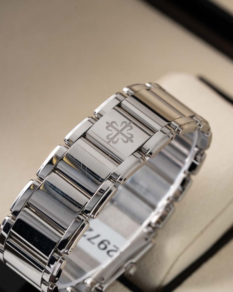 Patek Philippe TWENTY~4 4910/1200A-001 2022