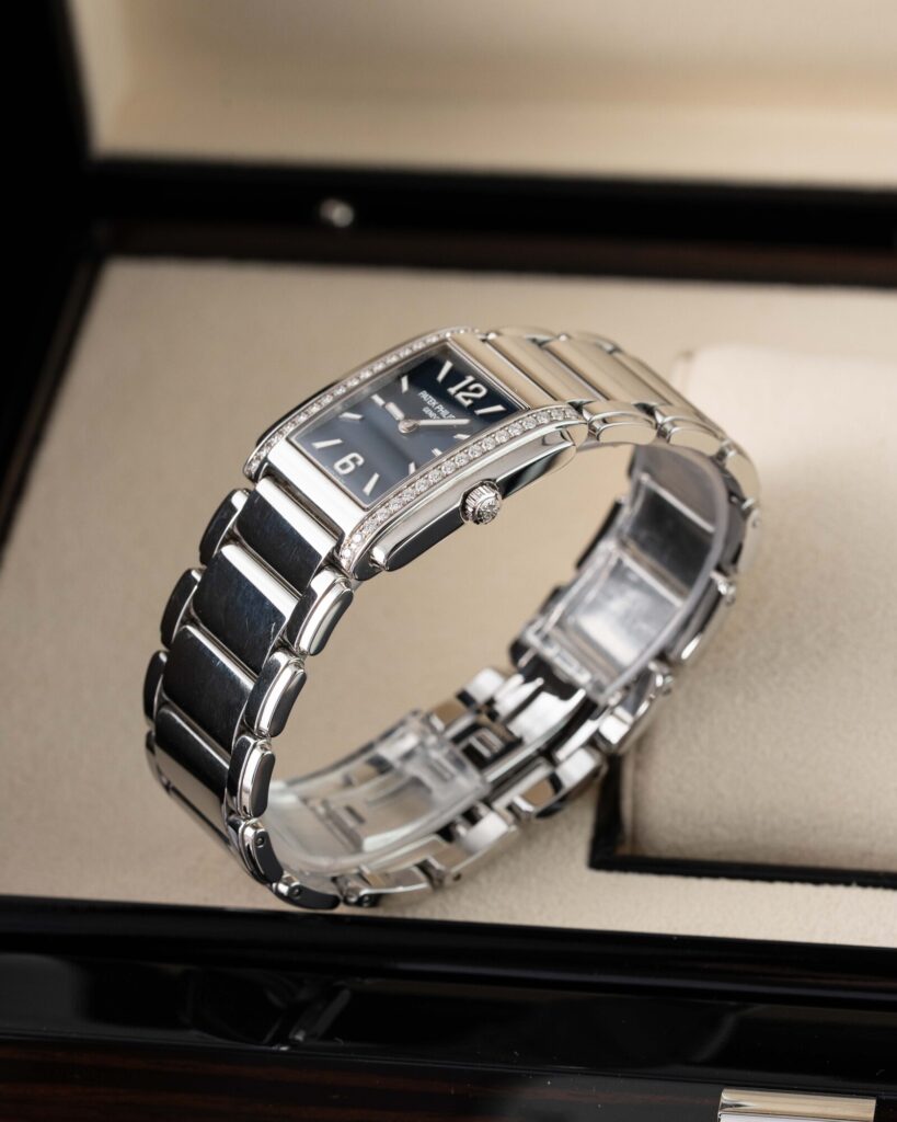 Patek Philippe TWENTY~4 4910/1200A-001 2022