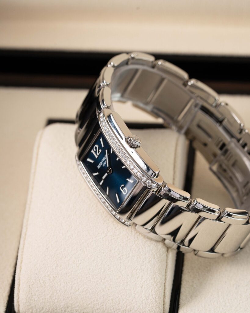 Patek Philippe TWENTY~4 4910/1200A-001 2022