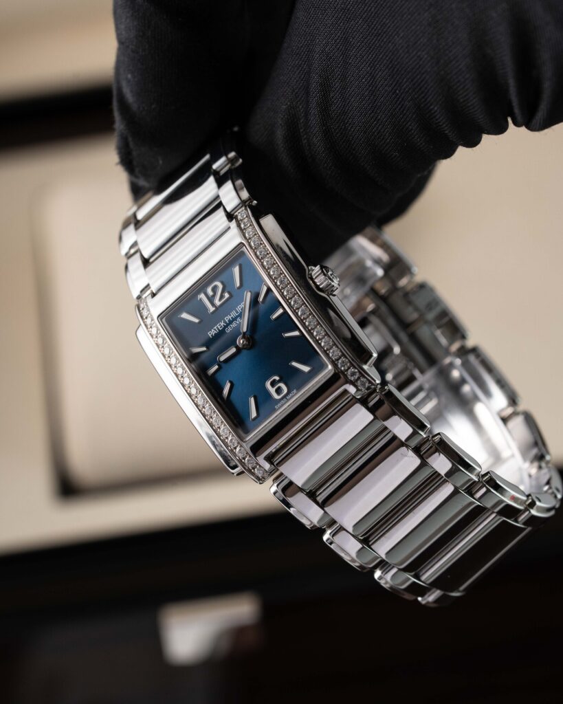 Patek Philippe TWENTY~4 4910/1200A-001 2022