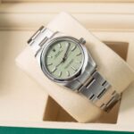 Rolex Oyster Perpetual 124200 2025