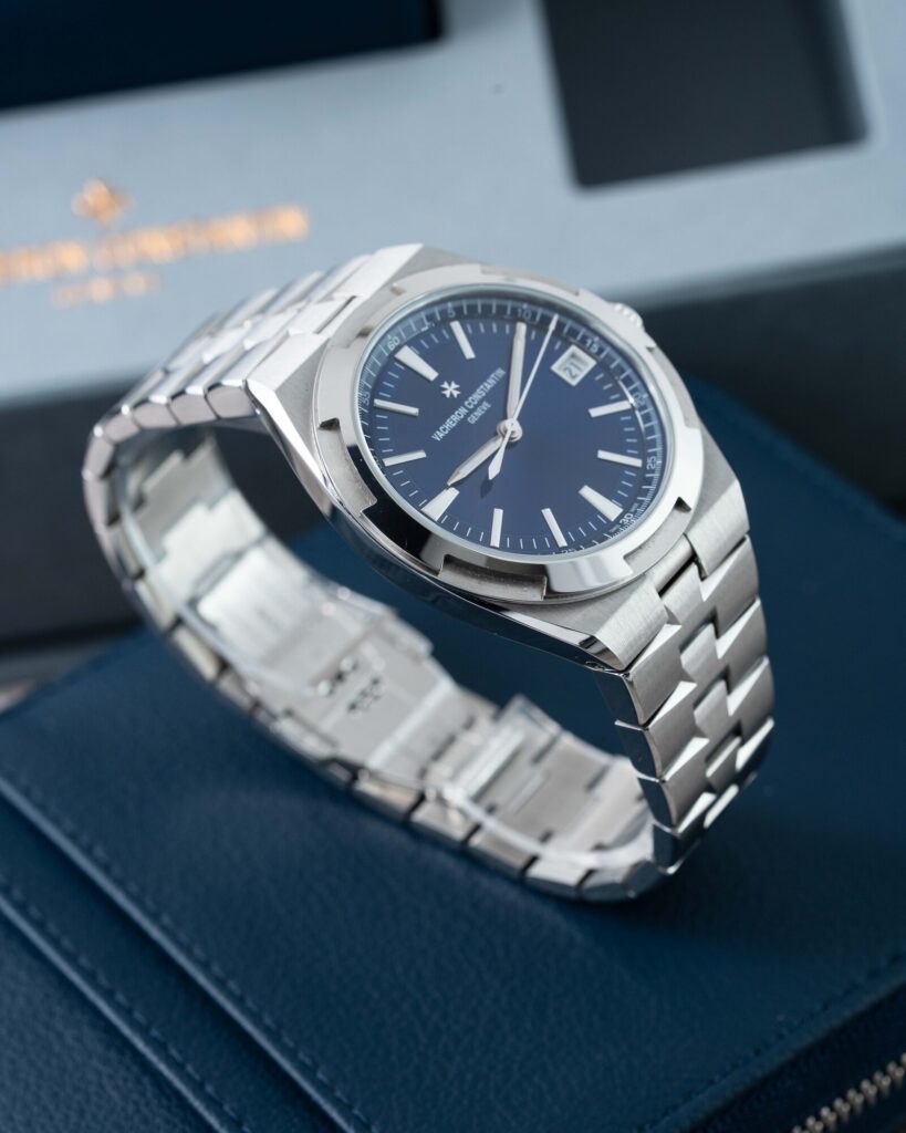 Vacheron Constantin Overseas 4520V/210A-B128 2025