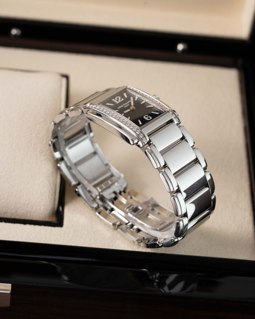 Patek Philippe TWENTY~4 4910/1200A-001 2022