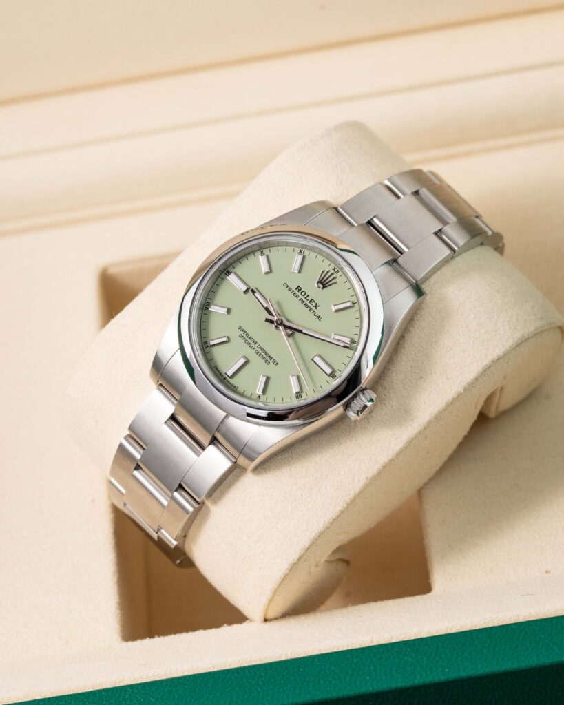 Rolex Oyster Perpetual 124200 2025