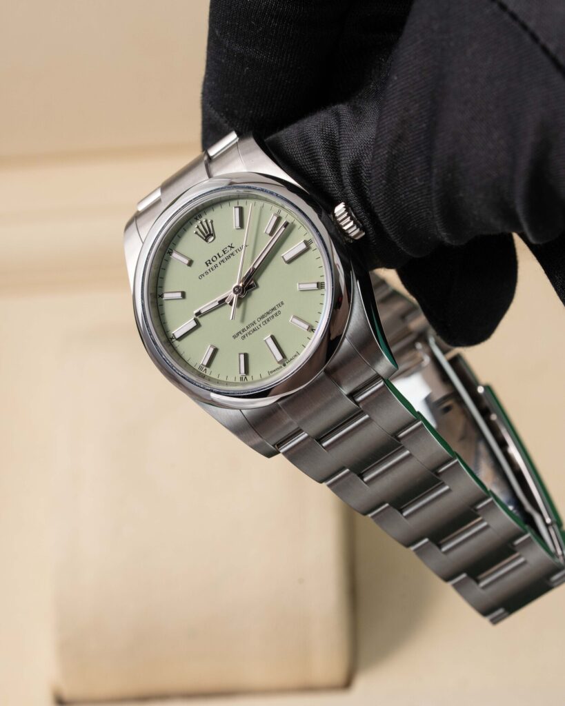 Rolex Oyster Perpetual 124200 2025