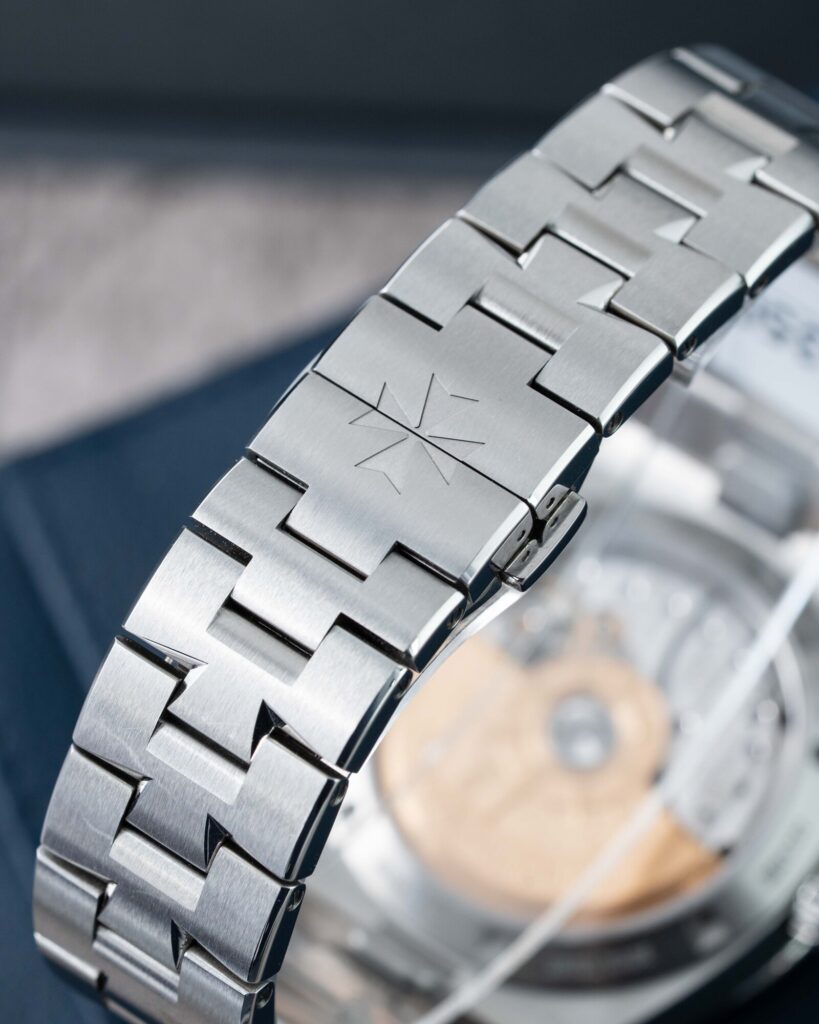 Vacheron Constantin Overseas 4520V/210A-B128 2025