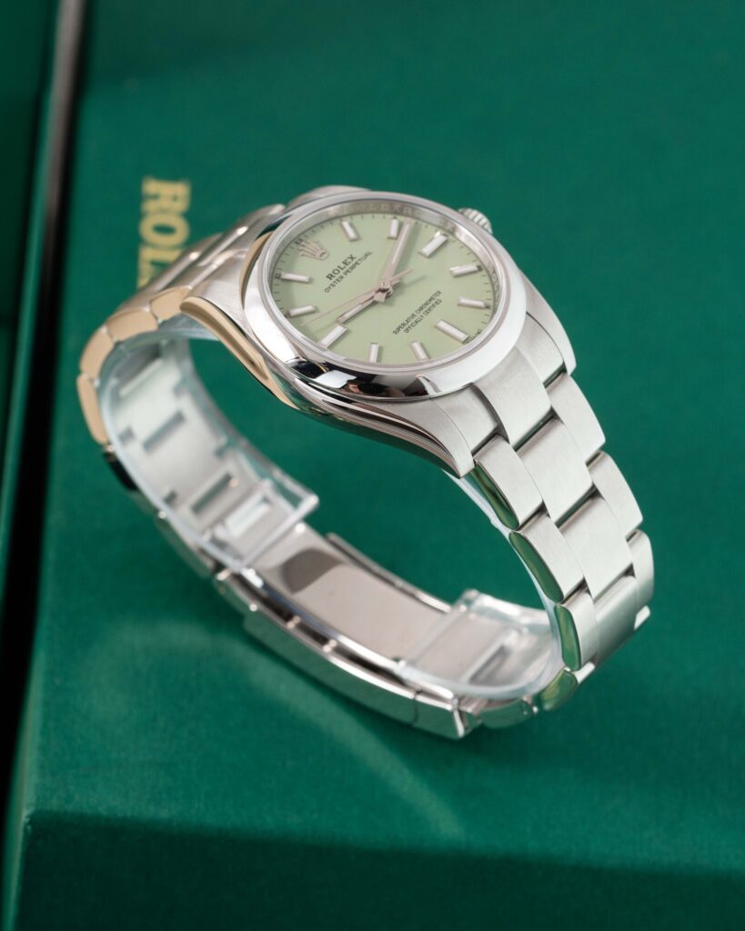Rolex Oyster Perpetual 124200 2025